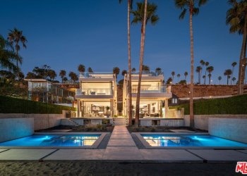 Side-by-Side Beachfront Homes in Santa Monica  Hit Market for $23M Each